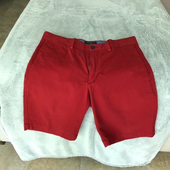 Banana Republic Aiden Shorts - Picture 2 of 4